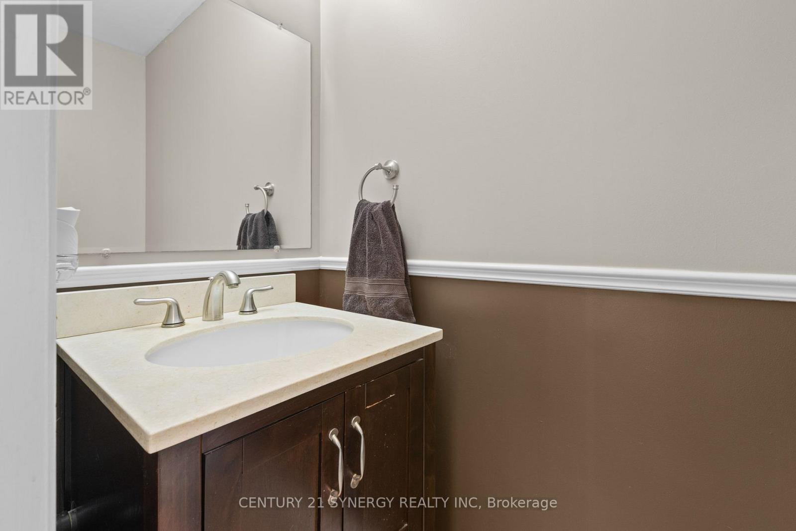 12 - 240 MISSISSIPPI COURT