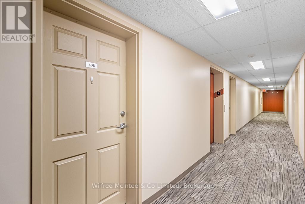 406 - 125 WILLIAM STREET N
