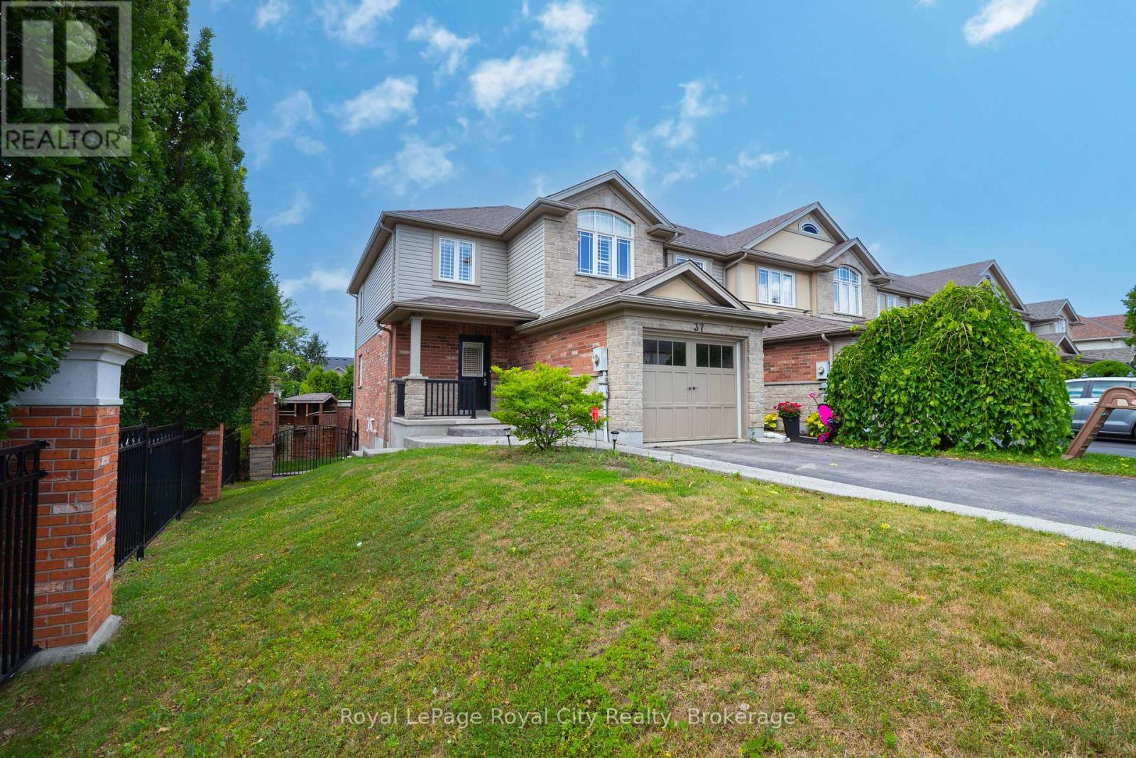 37 WILKIE CRESCENT