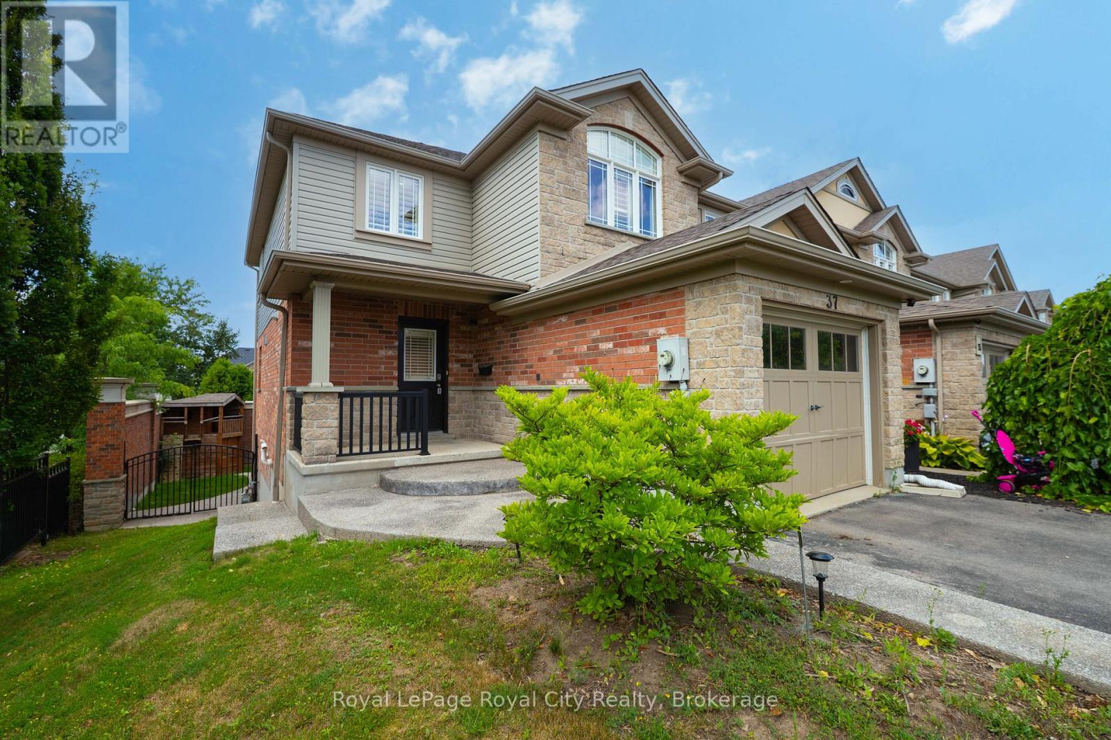 37 WILKIE CRESCENT