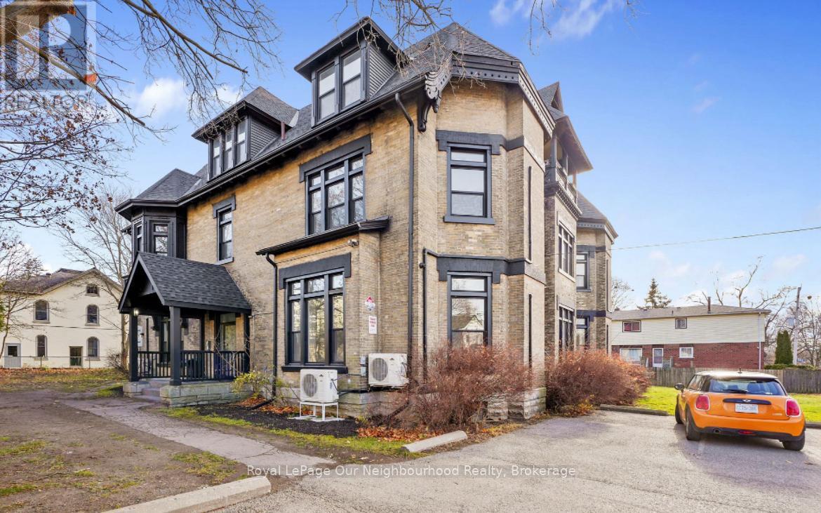 6 - 202 GREEN STREET