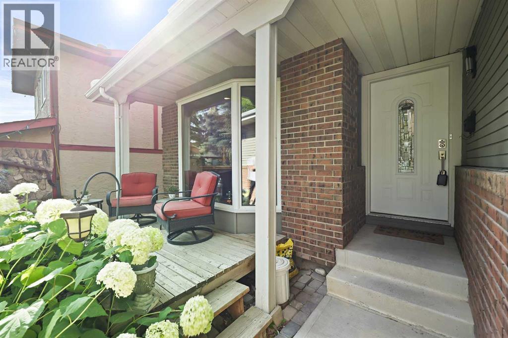 100 Hawkfield Crescent NW