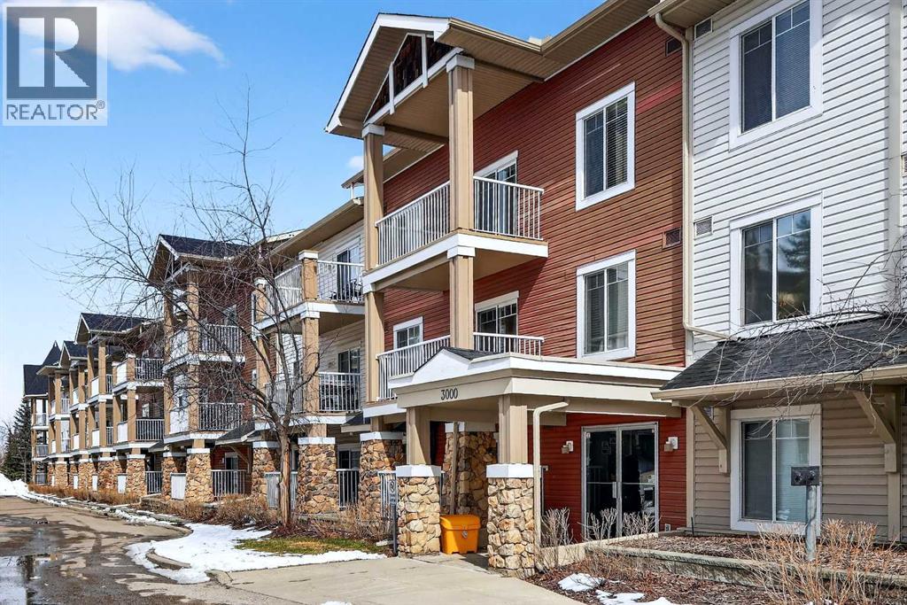 3105, 70 Panamount Drive NW