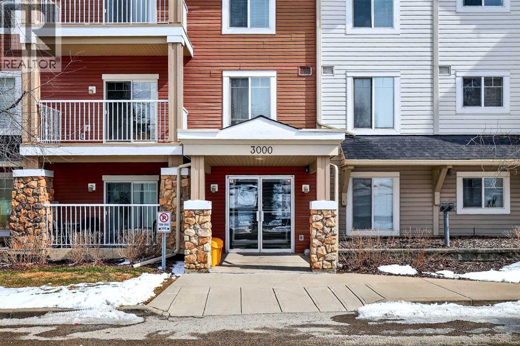 3105, 70 Panamount Drive NW