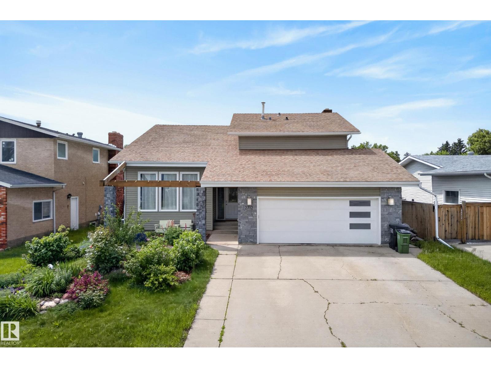 2712 104 ST NW