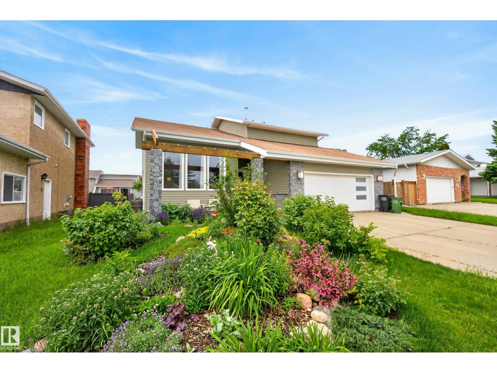 2712 104 ST NW