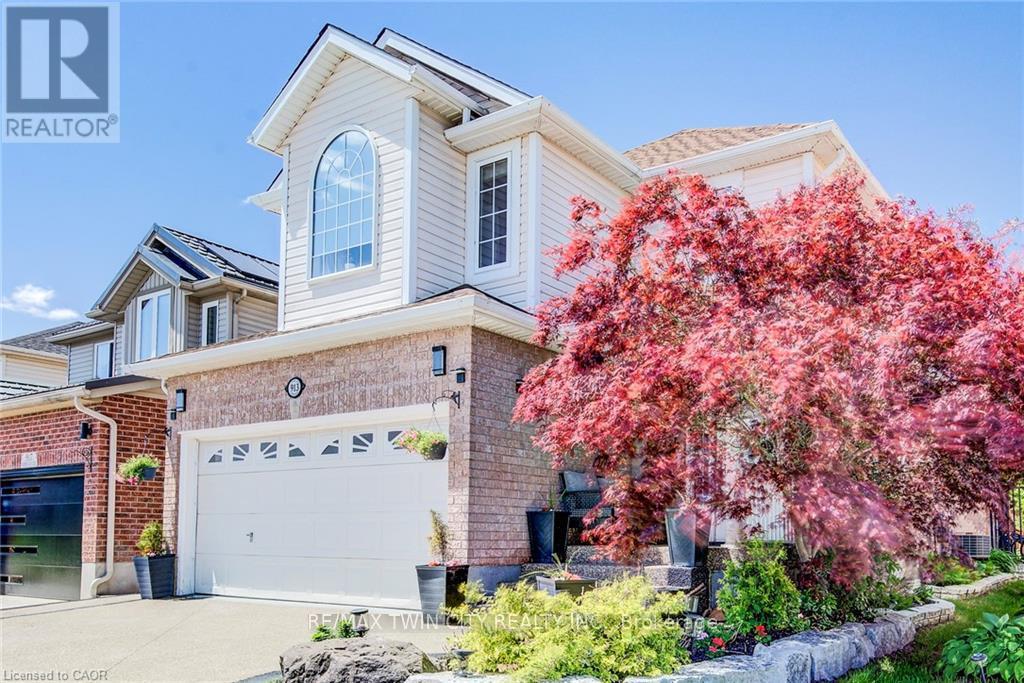 913 COPPER LEAF CRESCENT