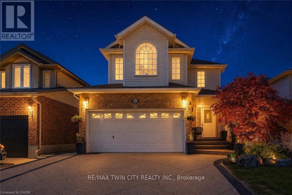 913 COPPER LEAF CRESCENT