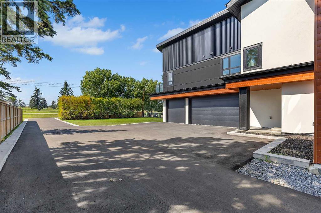 476 WEST CHESTERMERE Drive