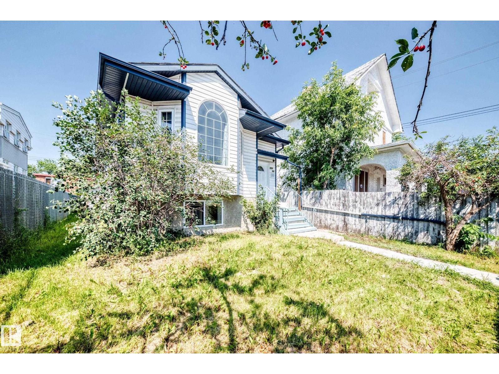 9518 106 AV NW
