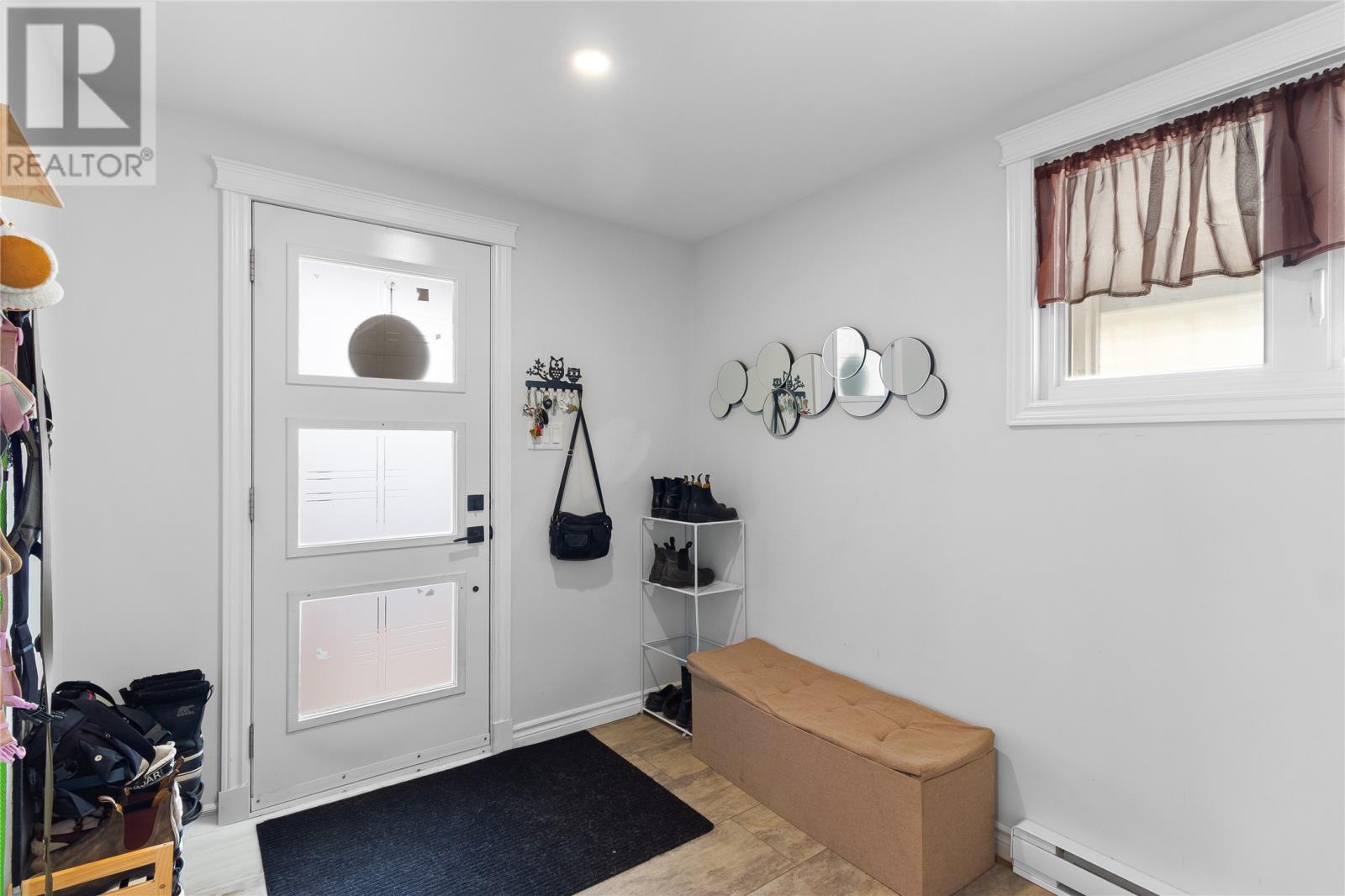 15 Riverside Drive W