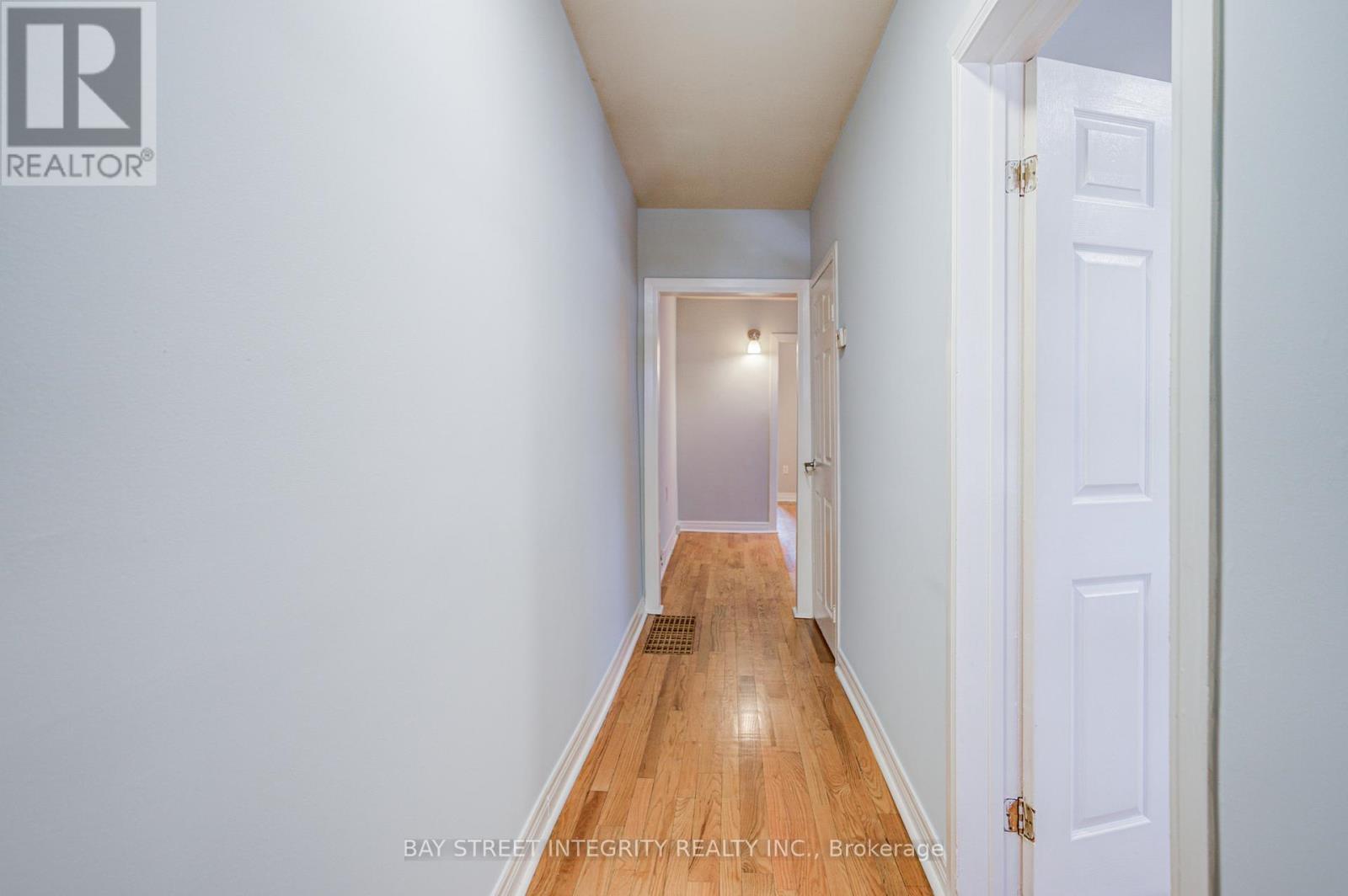19 ROBINSON AVENUE