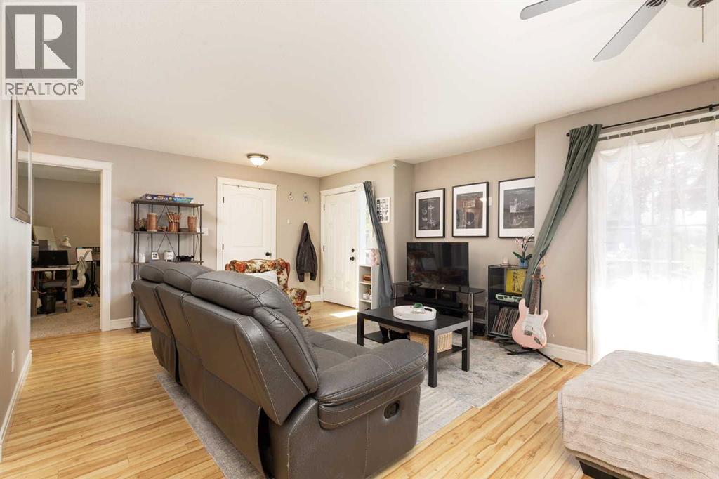 2, 895 Mt Sundance Manor W