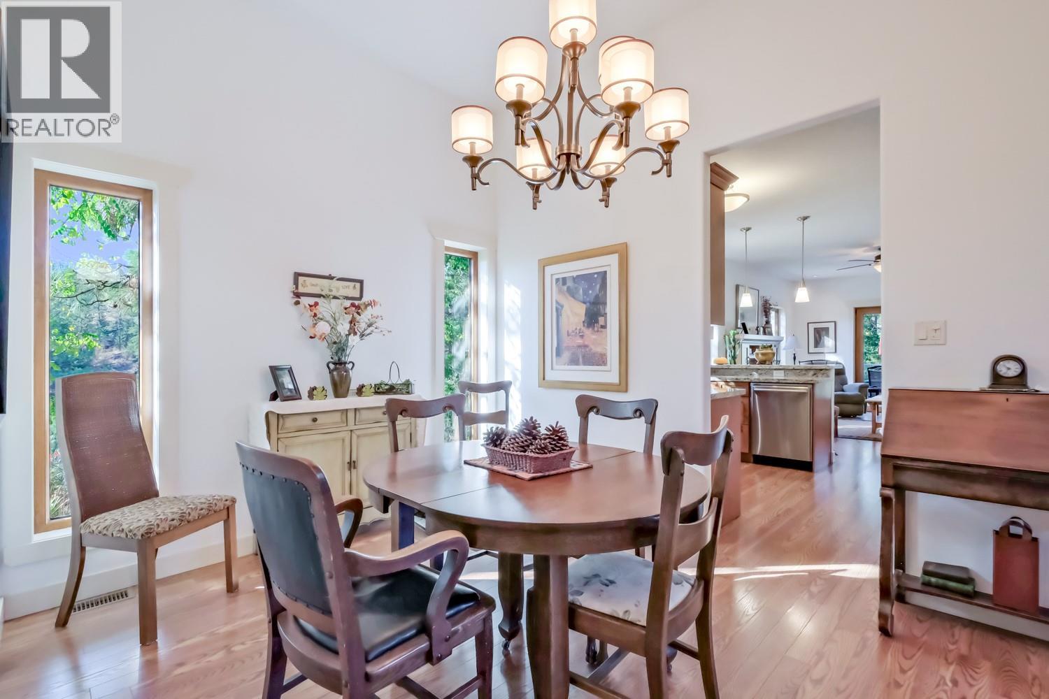 6709 VICTORIA Road S Unit# 6