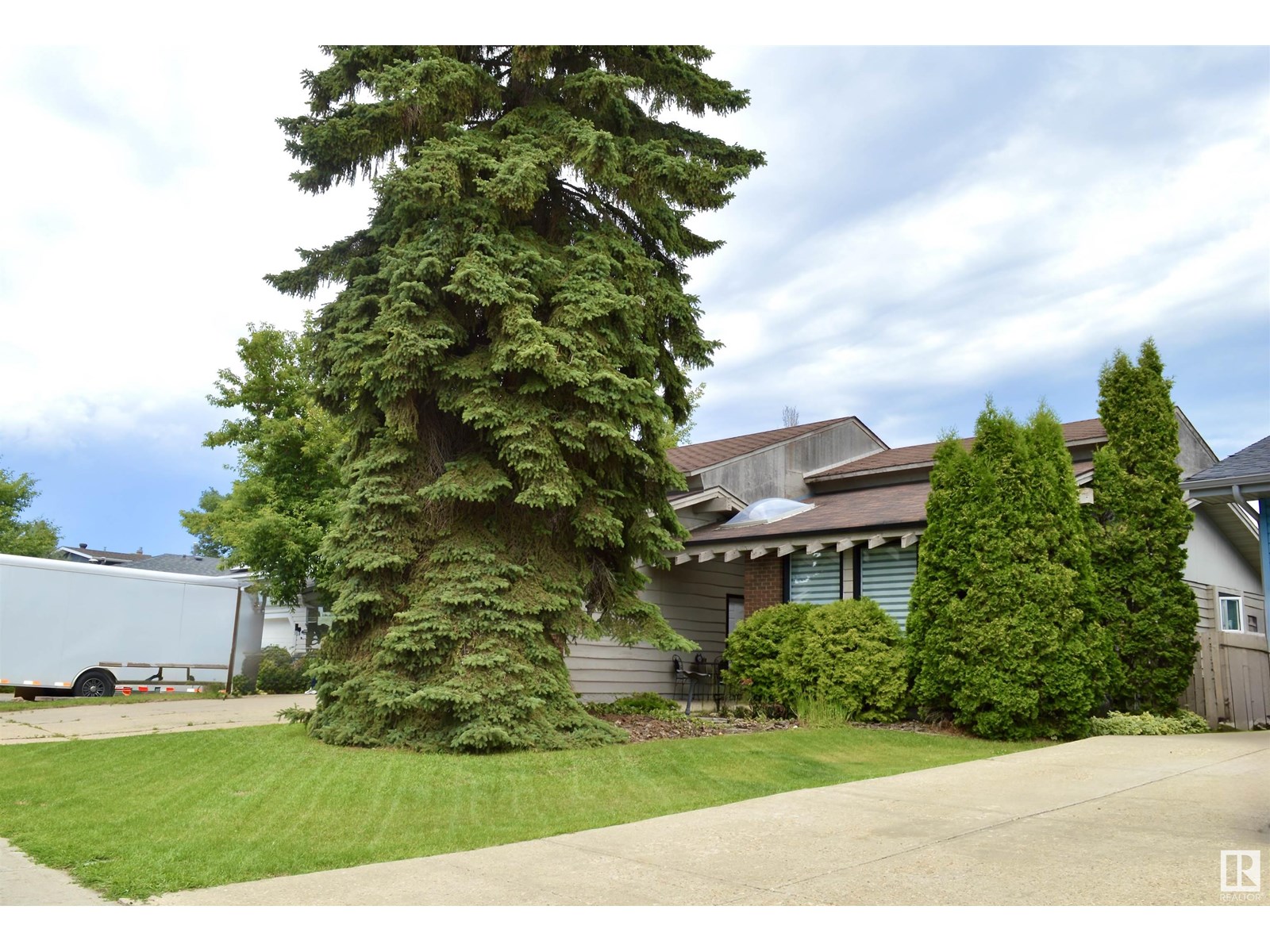 1136 PARKER DR