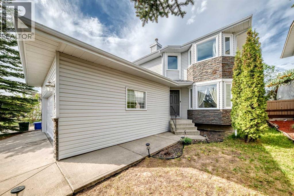 232 Macewan Ridge Close NW