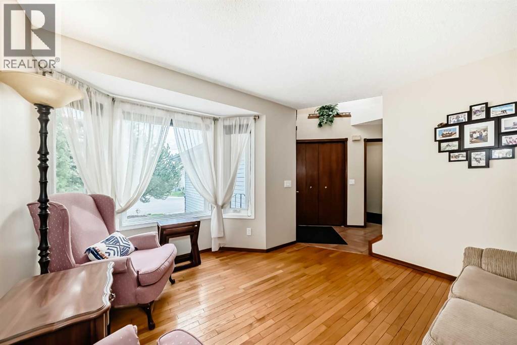 232 Macewan Ridge Close NW