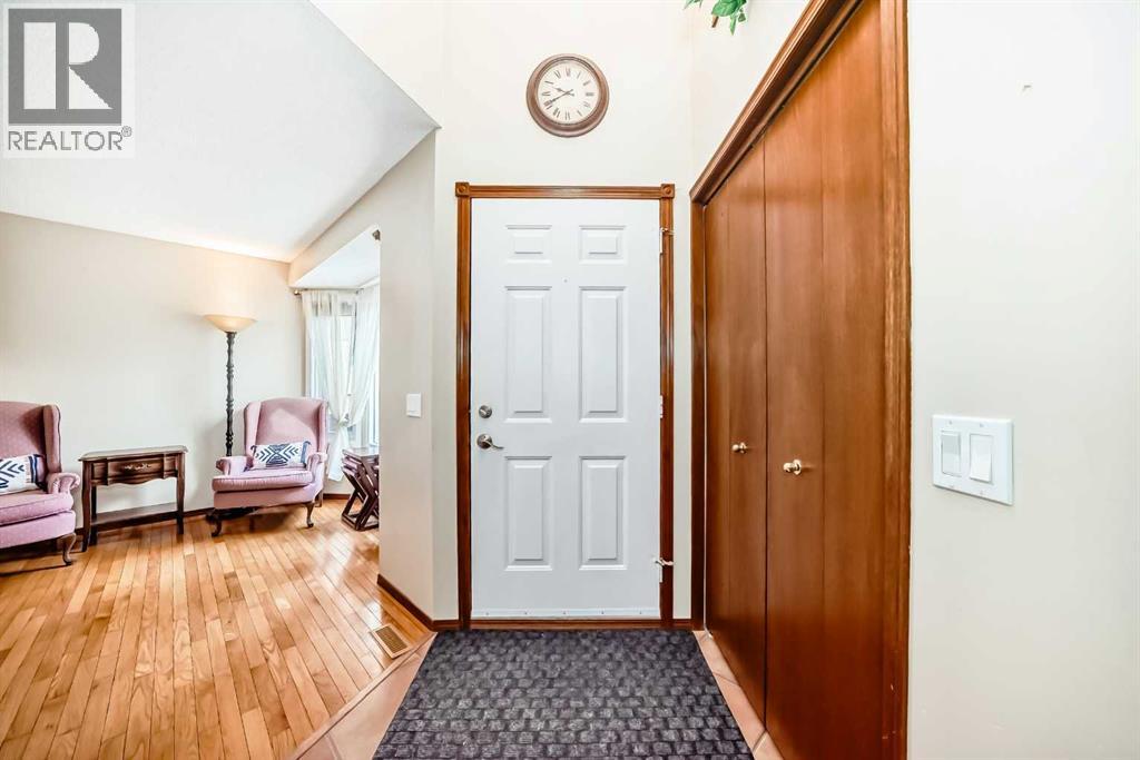 232 Macewan Ridge Close NW