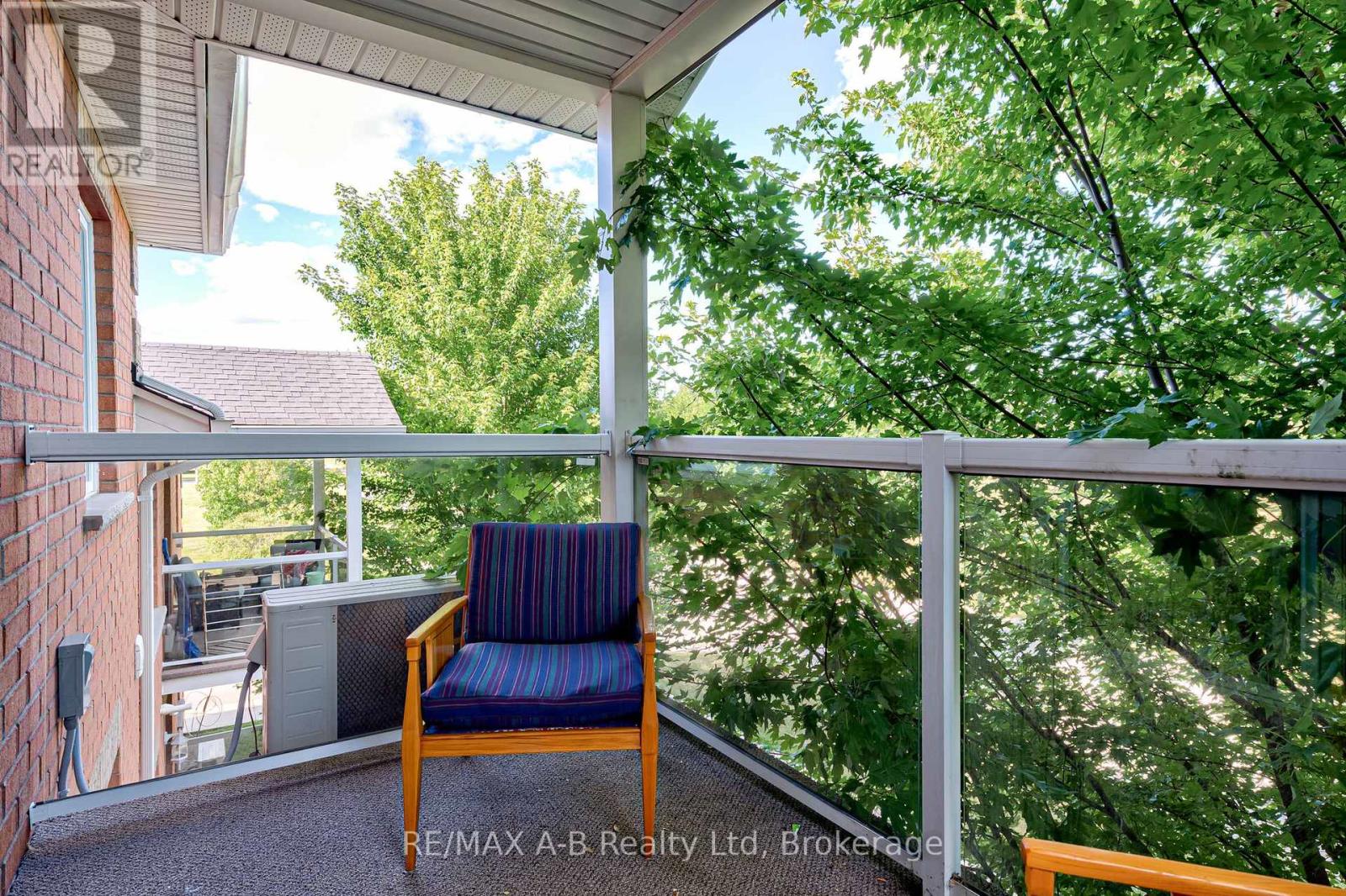12 - 148 BORDEN STREET