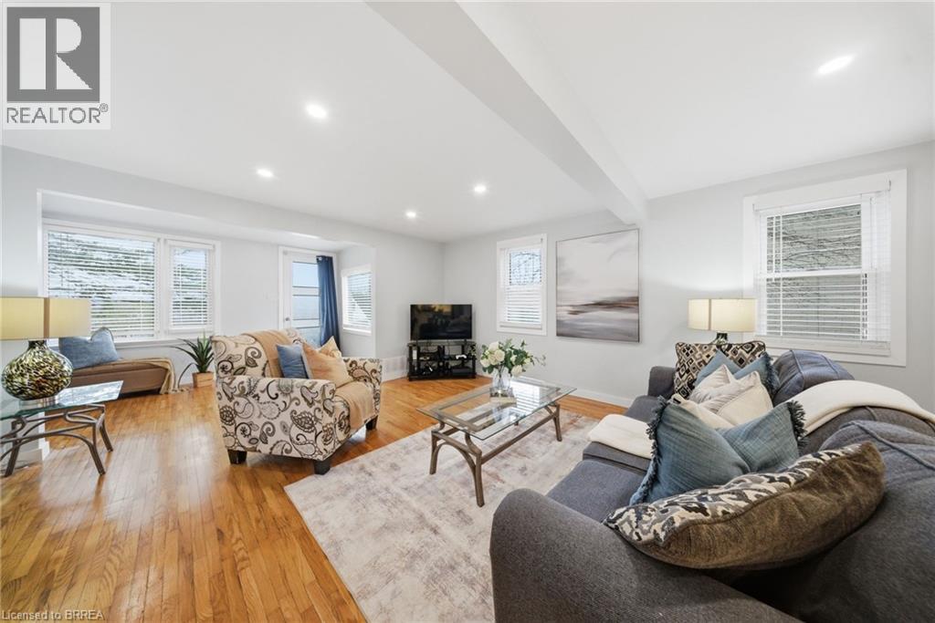 71 FOURTH Avenue