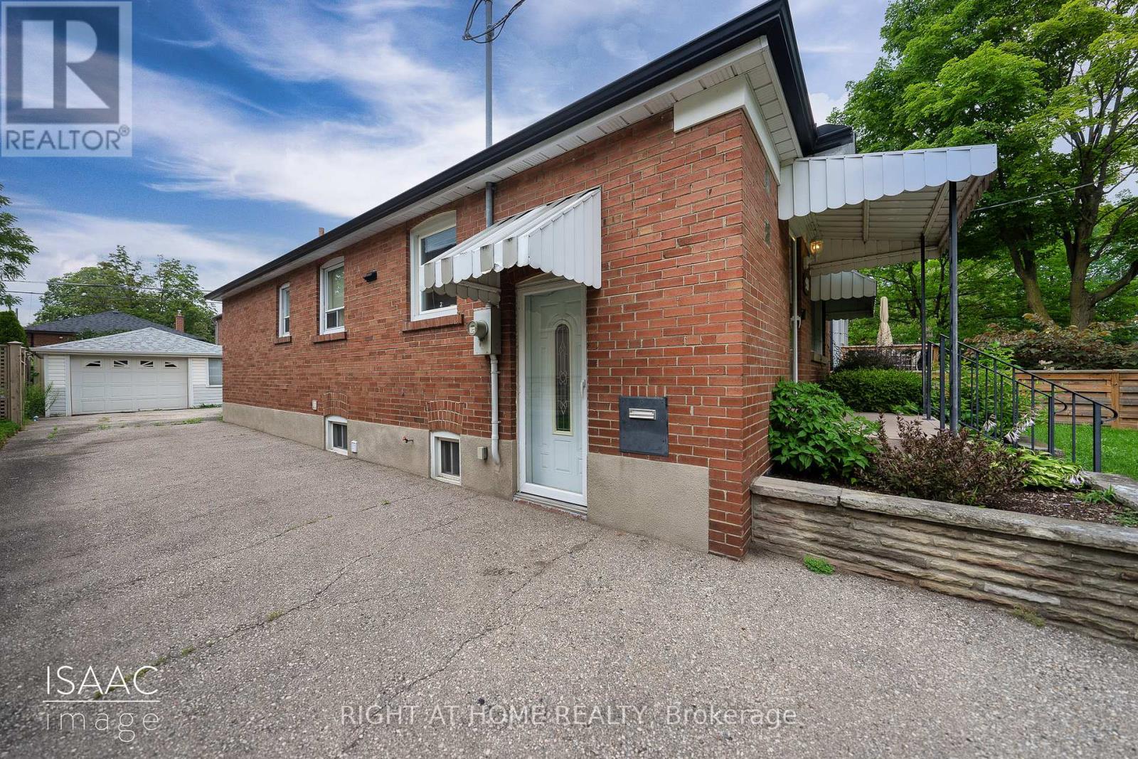 98 YORKVIEW DRIVE