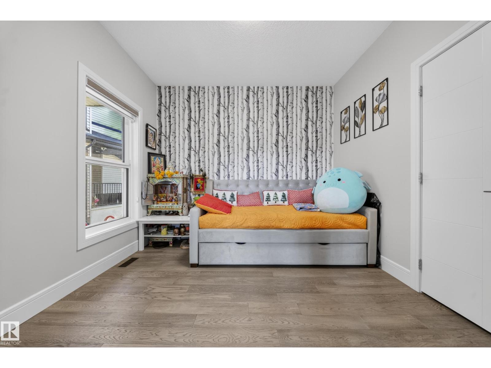 1927 18 ST NW