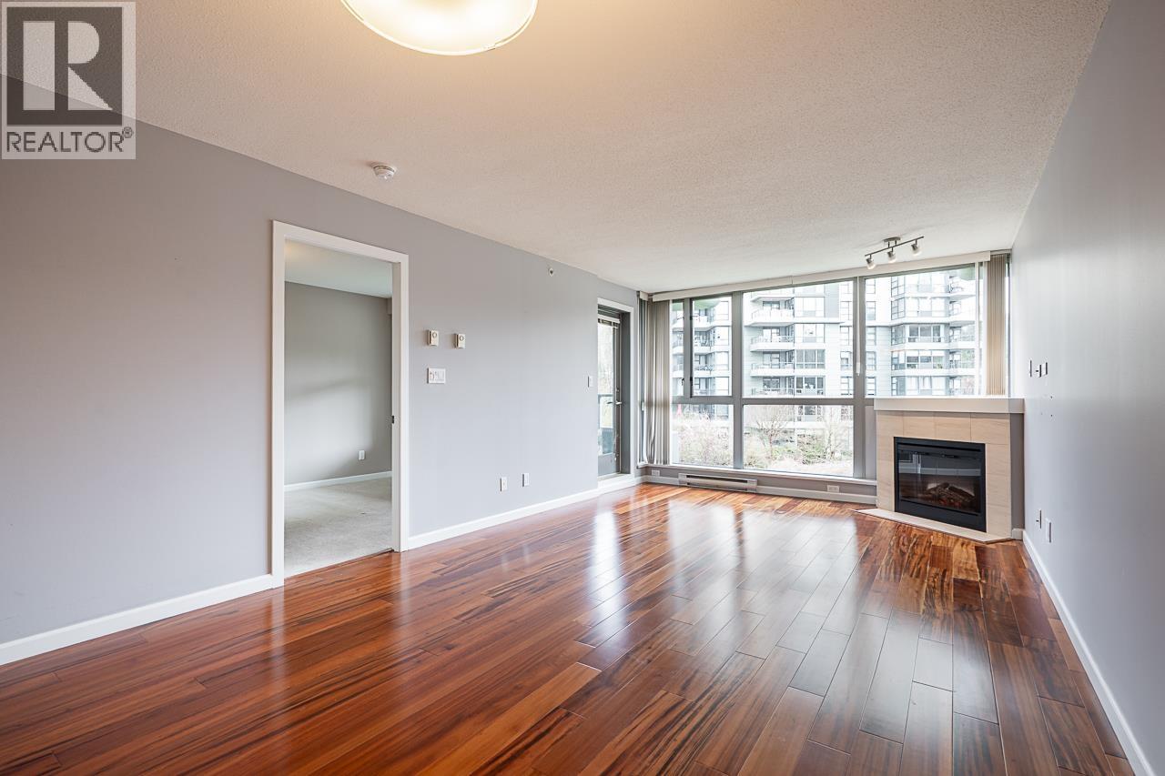 407 295 GUILDFORD WAY