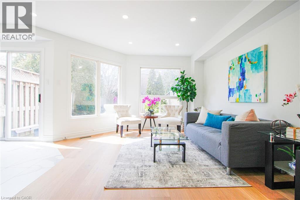 1114 LINDSAY Drive