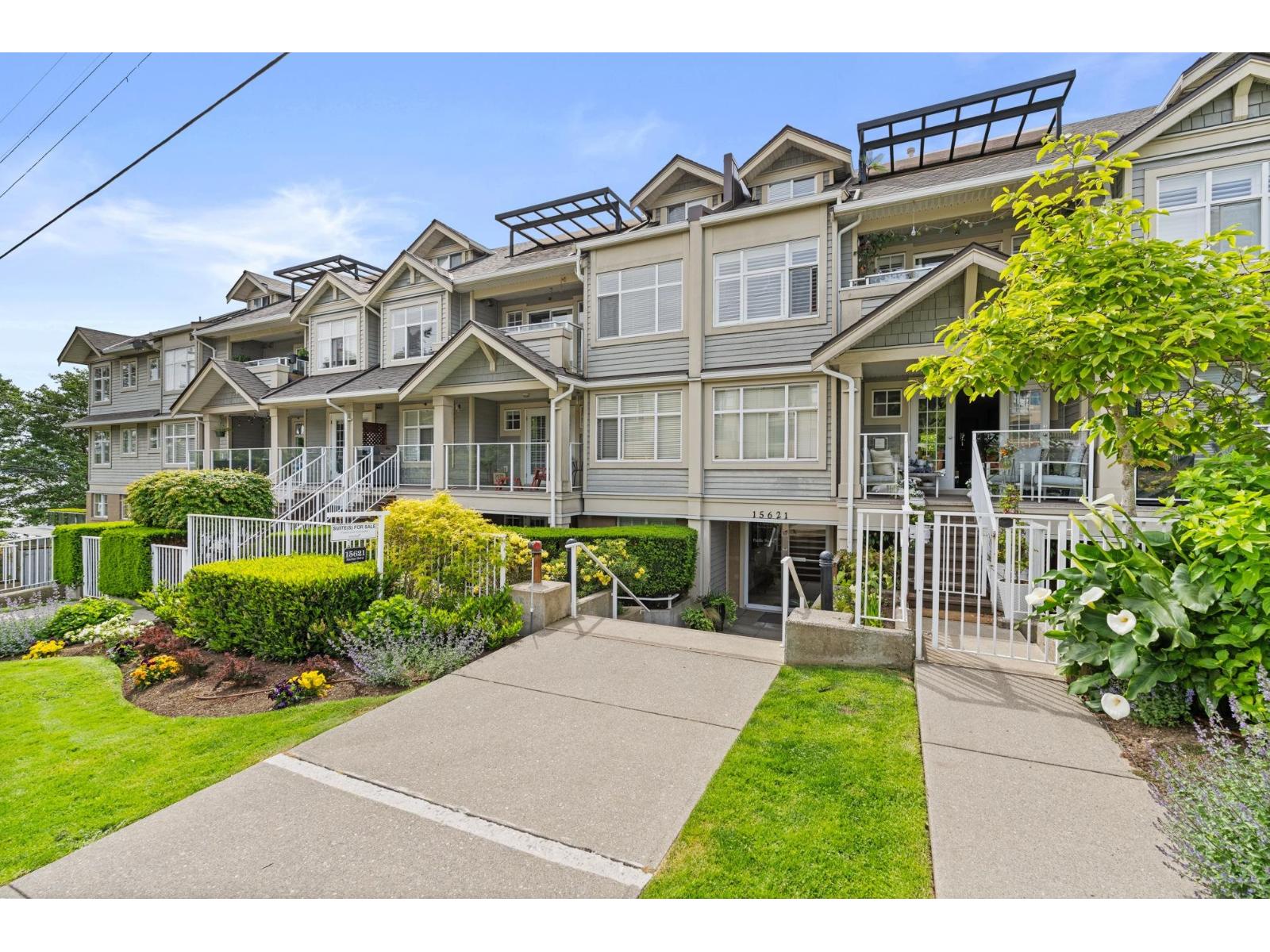 212 15621 MARINE DRIVE