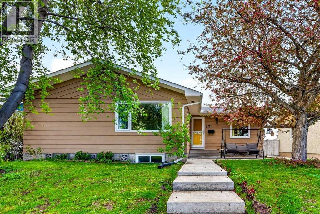 227 Martell Road NE