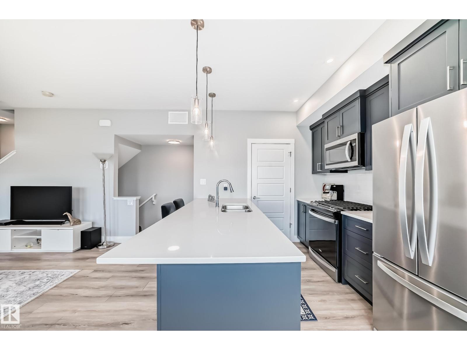 #50 6905 25 AV SW