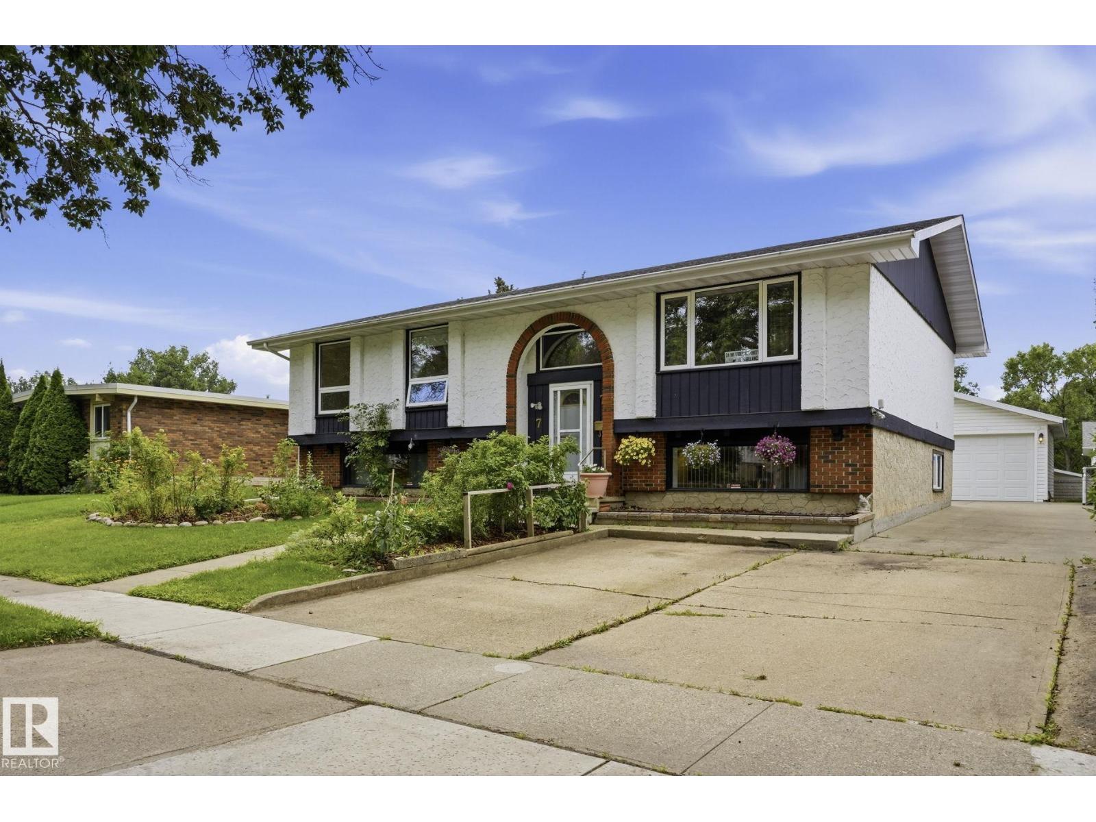 7 GRAHAM AV