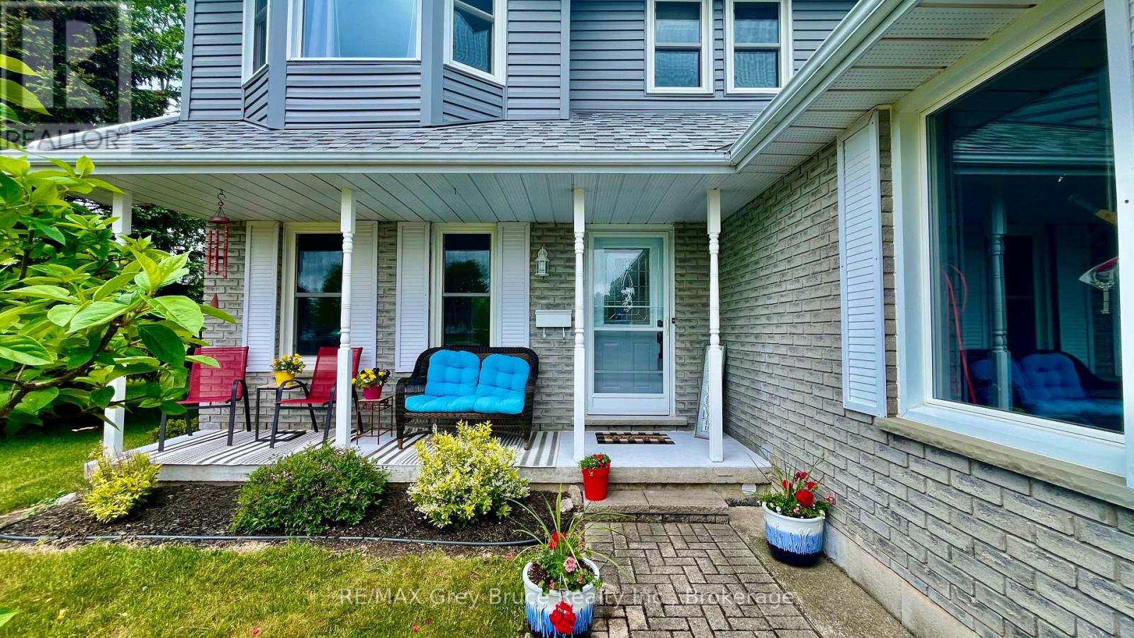 112 MARY AVENUE