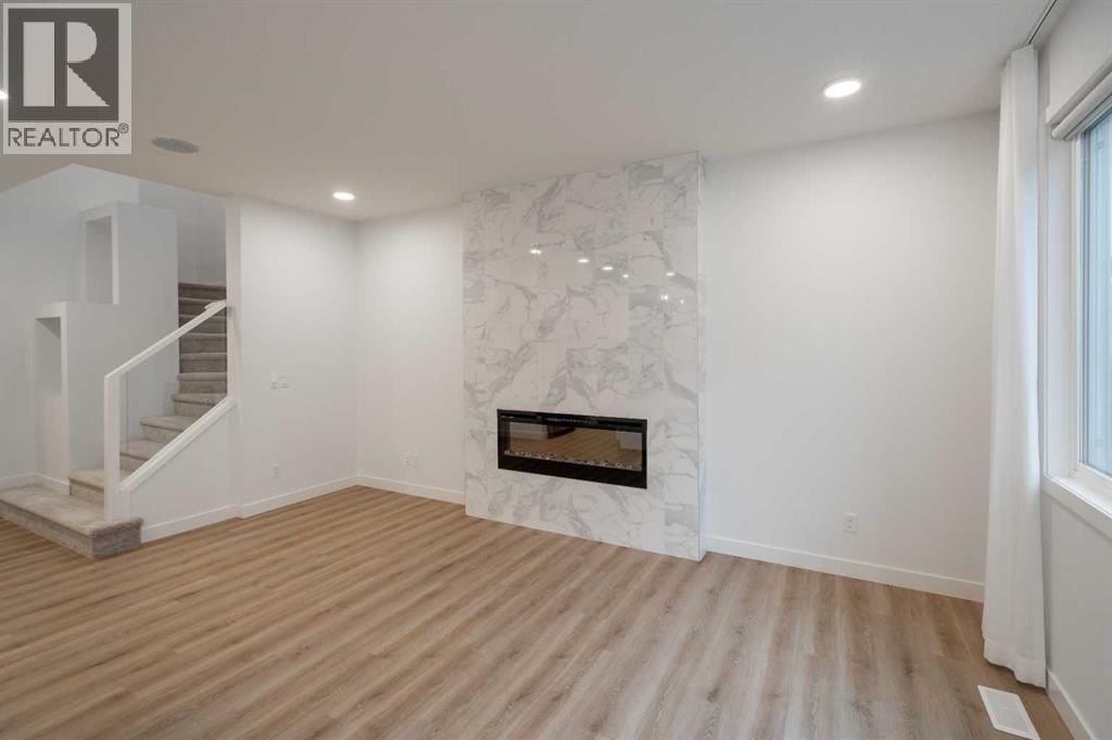 541 Savanna Drive NE