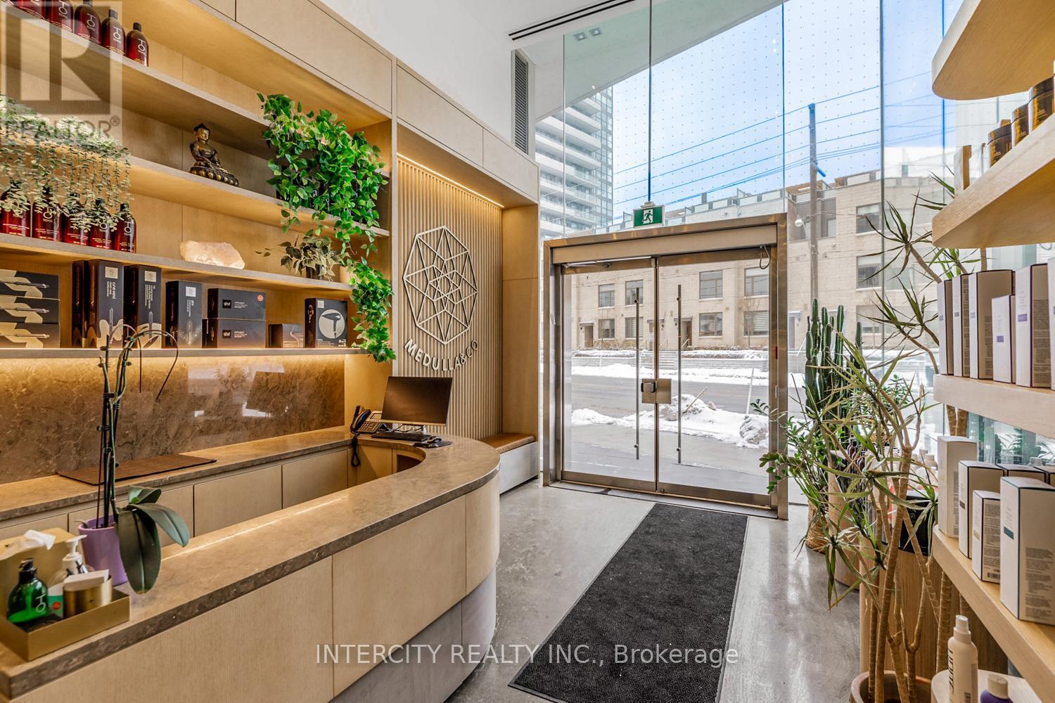 102 - 277 DAVENPORT ROAD