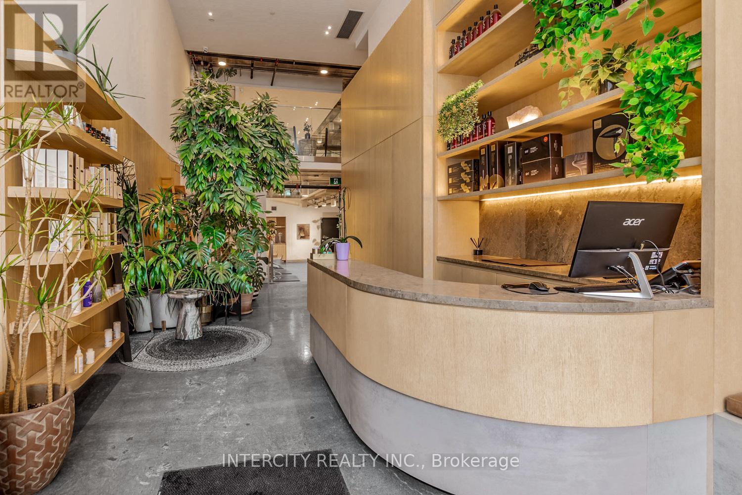 102 - 277 DAVENPORT ROAD