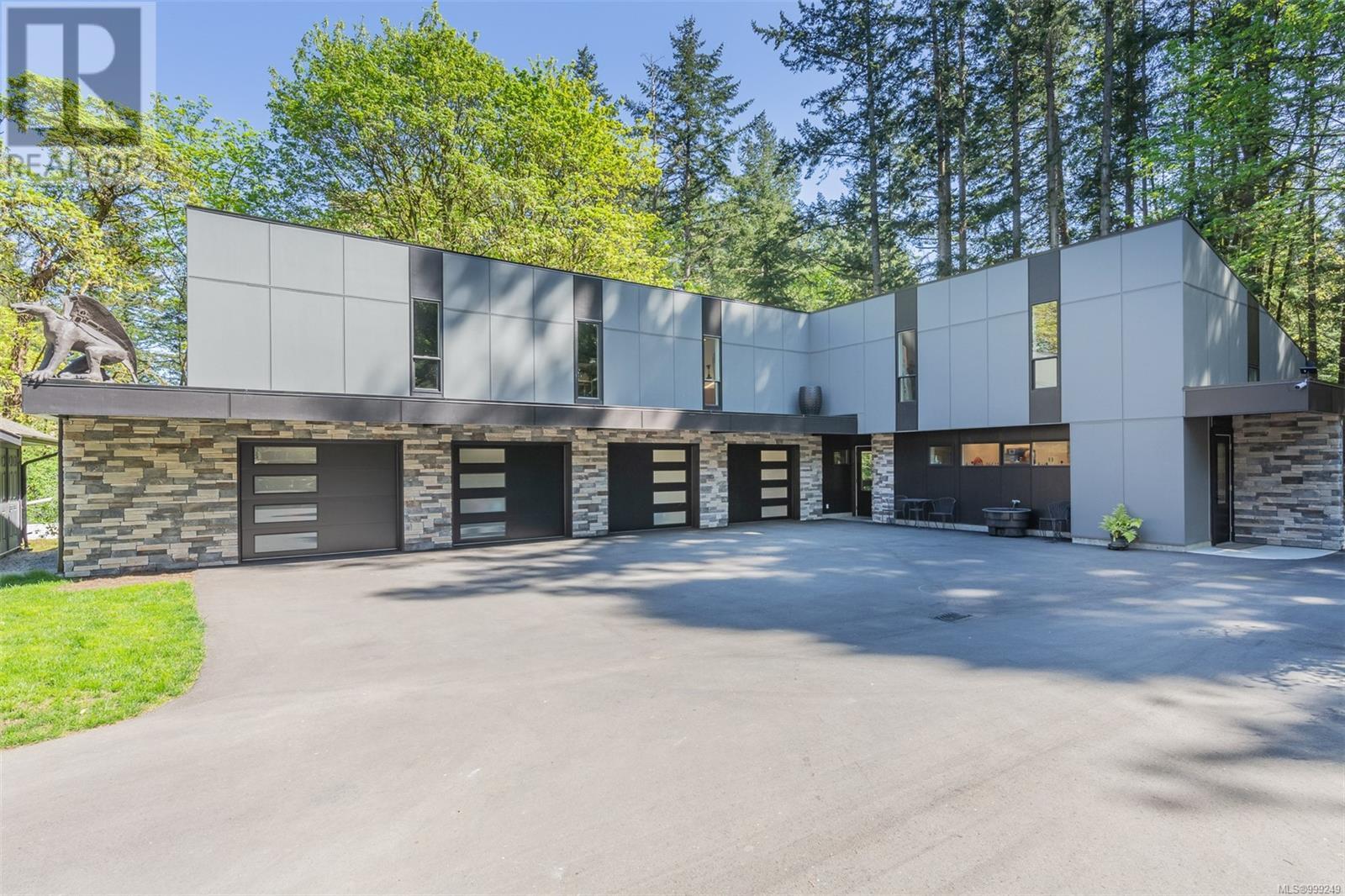 851 Sayward Rd