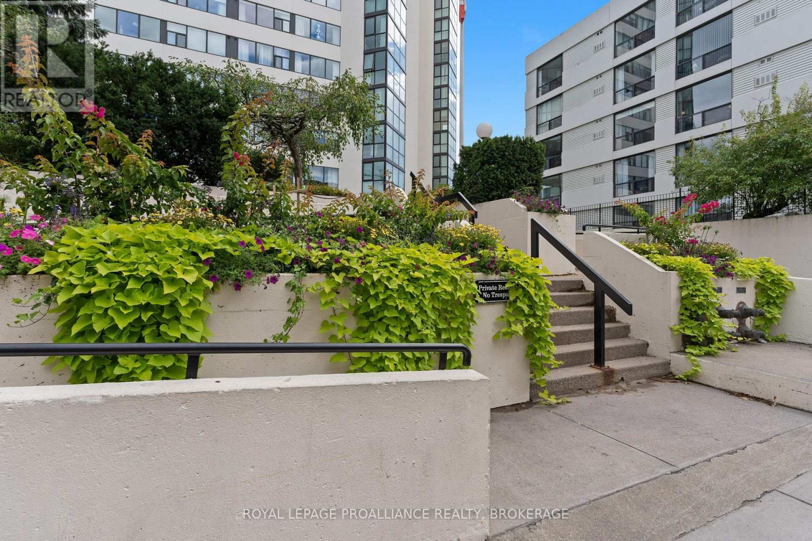 1203 - 185 ONTARIO STREET