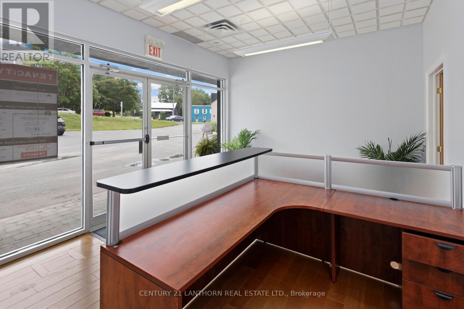 205 - 35 BRIDGE STREET