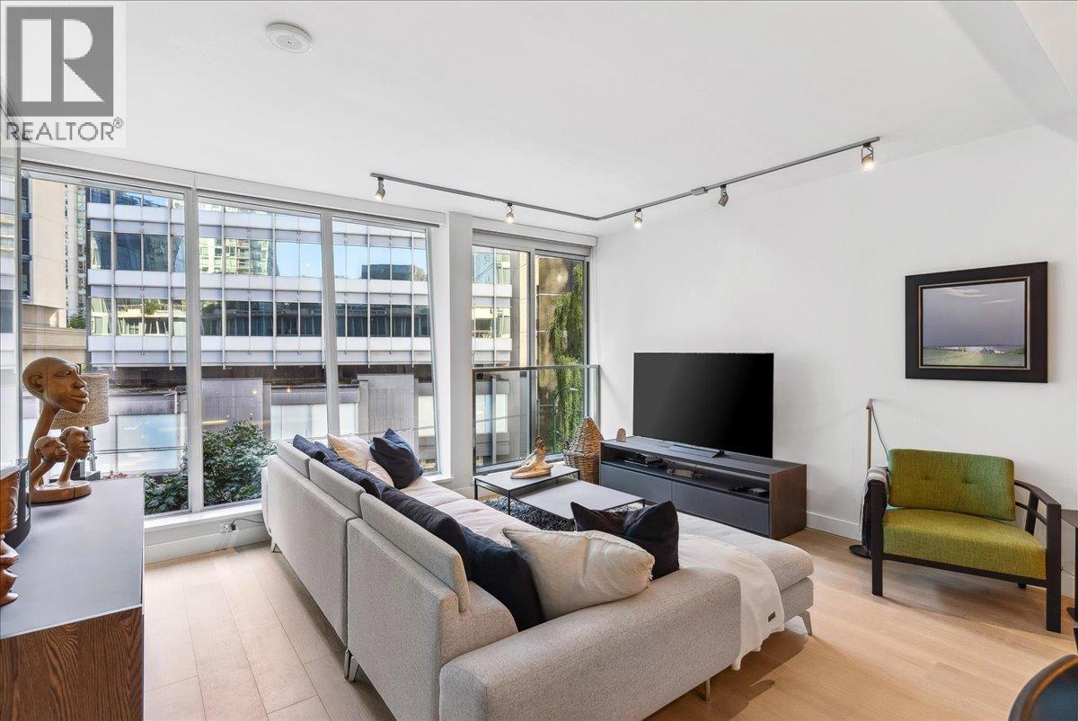 402 1477 W PENDER STREET