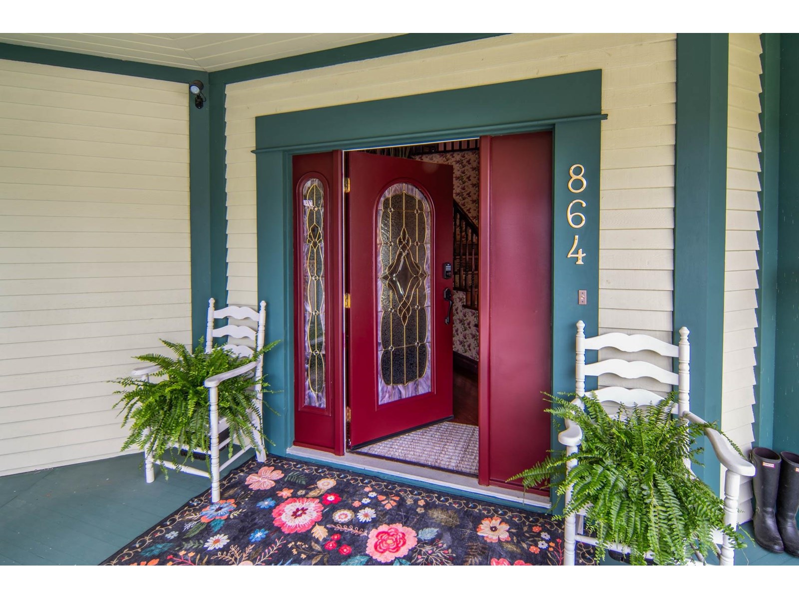 864 HOT SPRINGS ROAD|Harrison Hot Springs