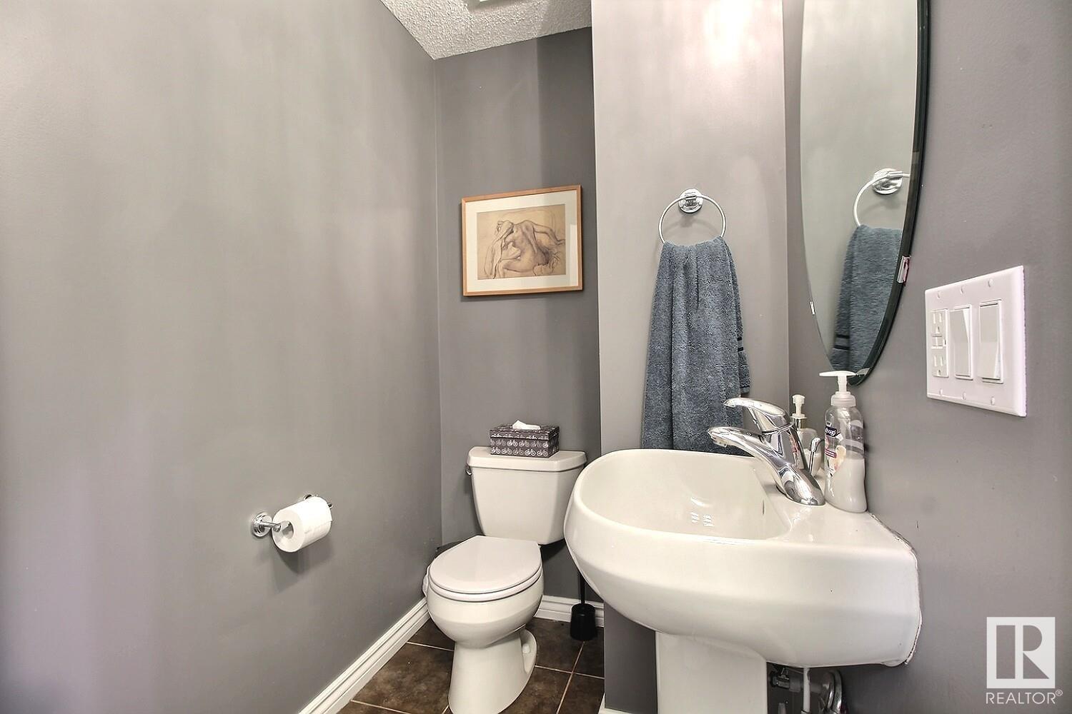 2527 HANNA CR NW