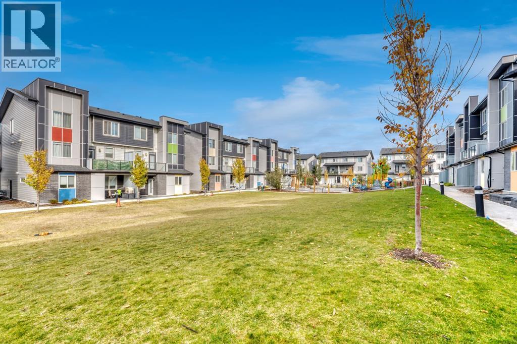 201, 235 Redstone Walk NE