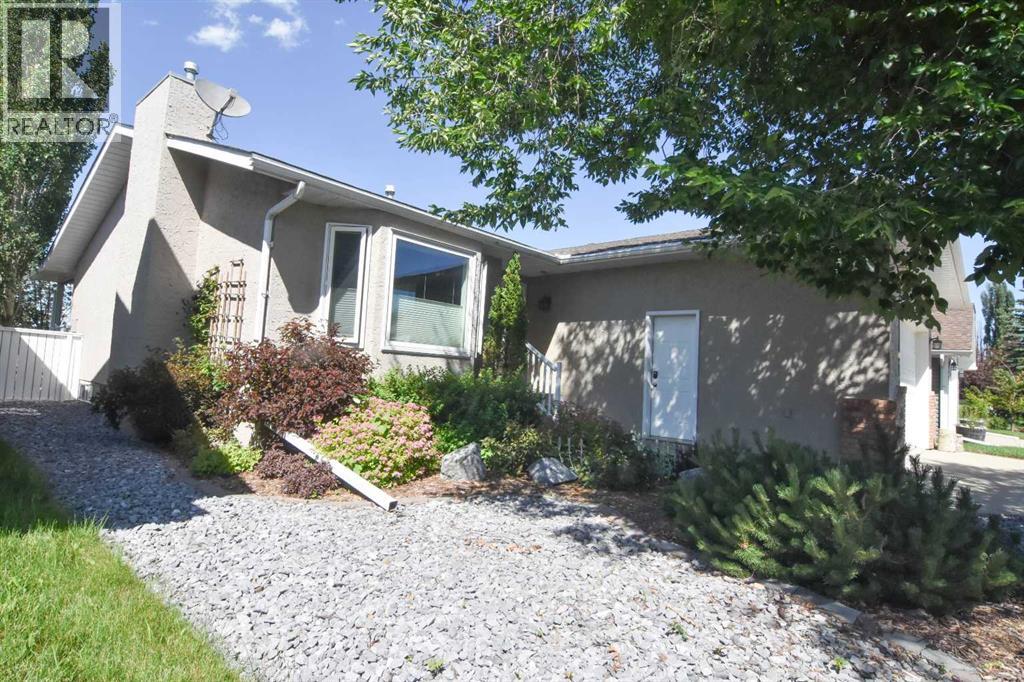 254 Maple Grove Crescent
