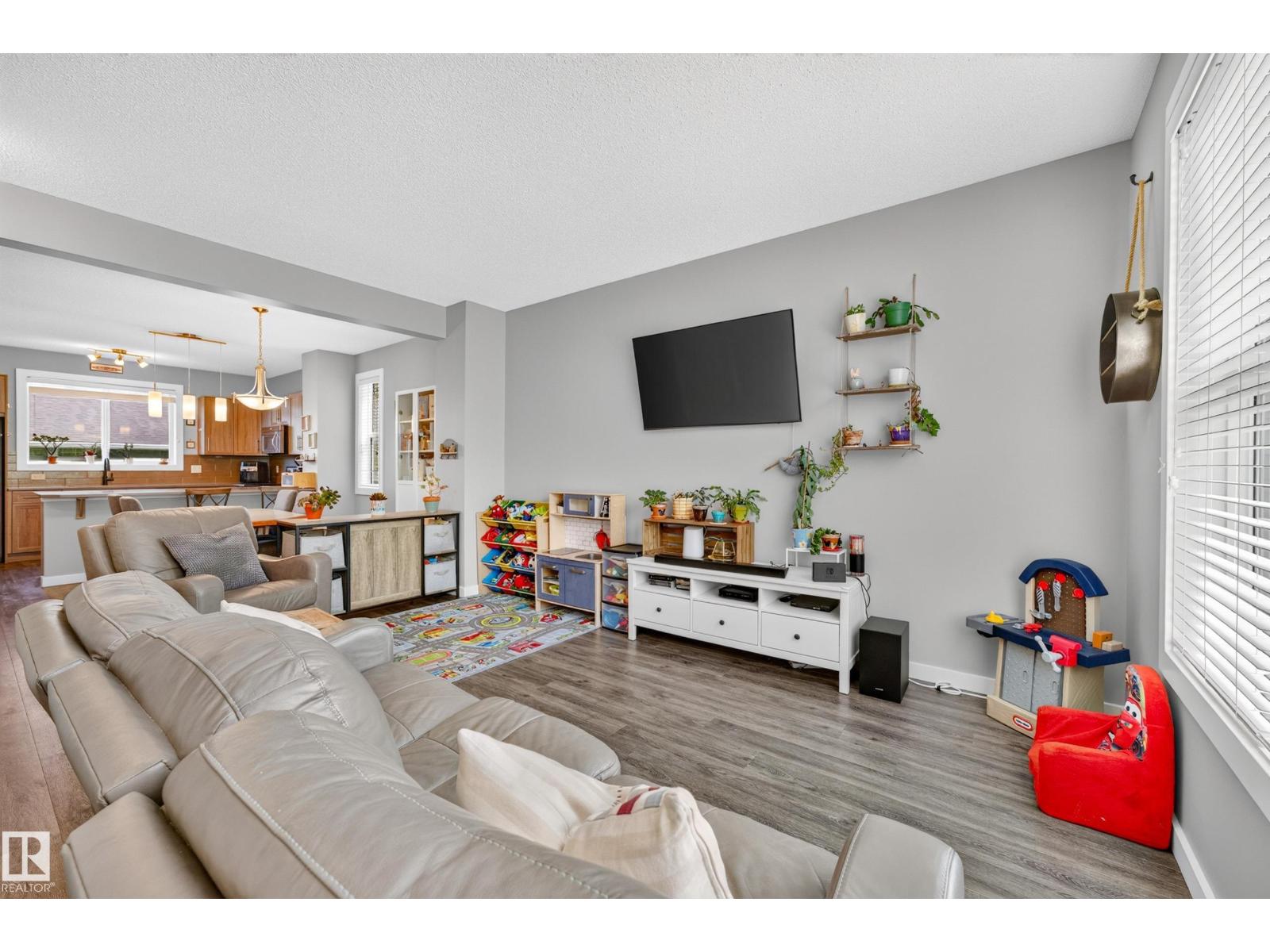 2821 MAPLE WY NW