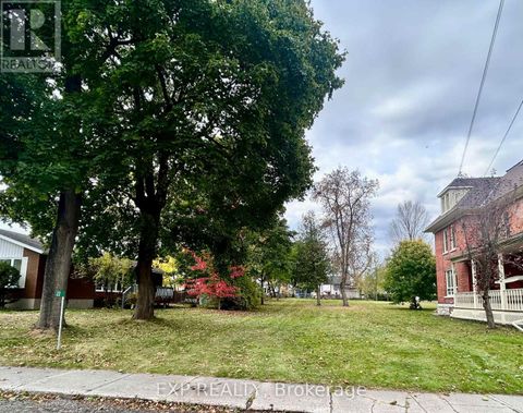 22 LORNE STREET N Renfrew ON K7V1K9