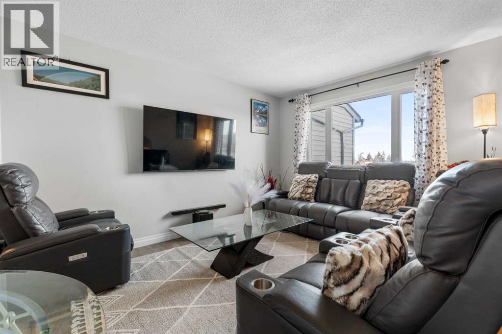 44, 12 Templewood Drive NE