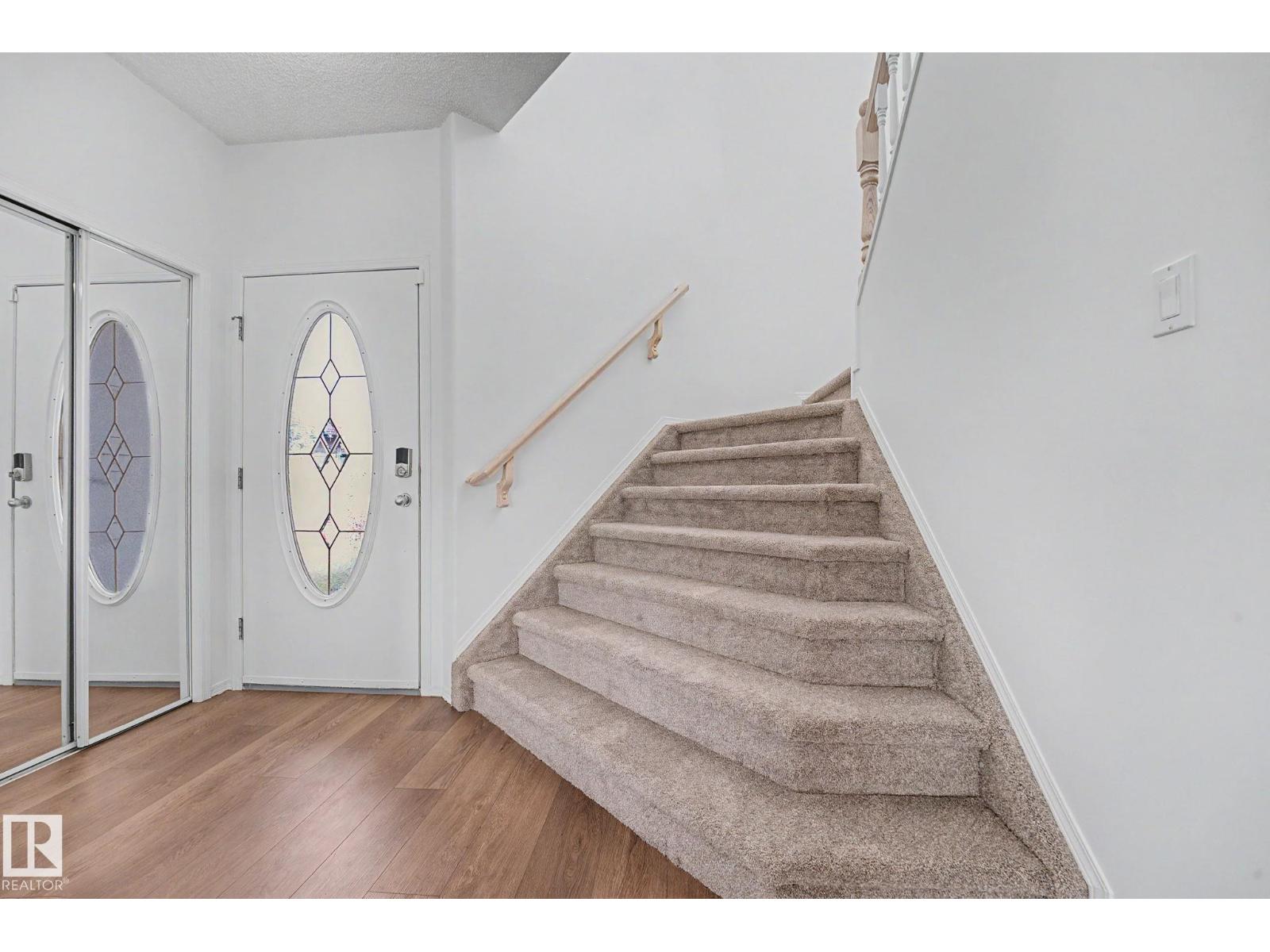 262 DUNVEGAN RD NW