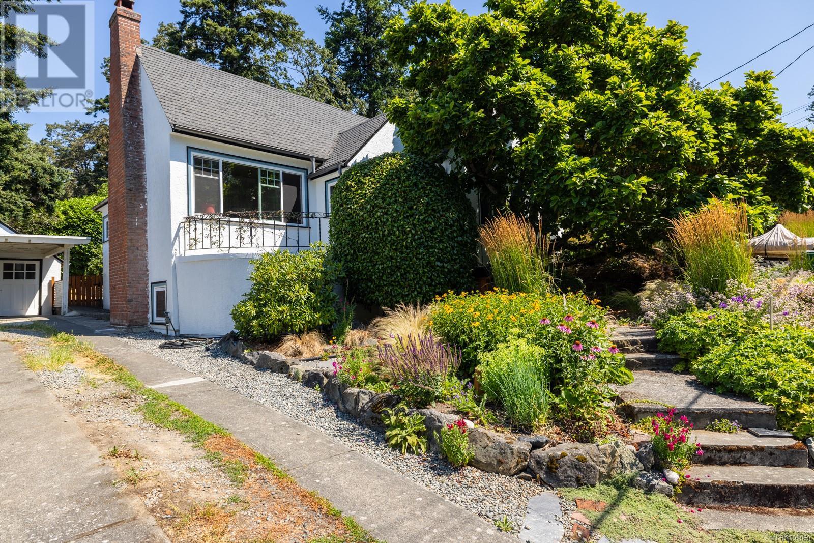 1140 Clovelly Terr