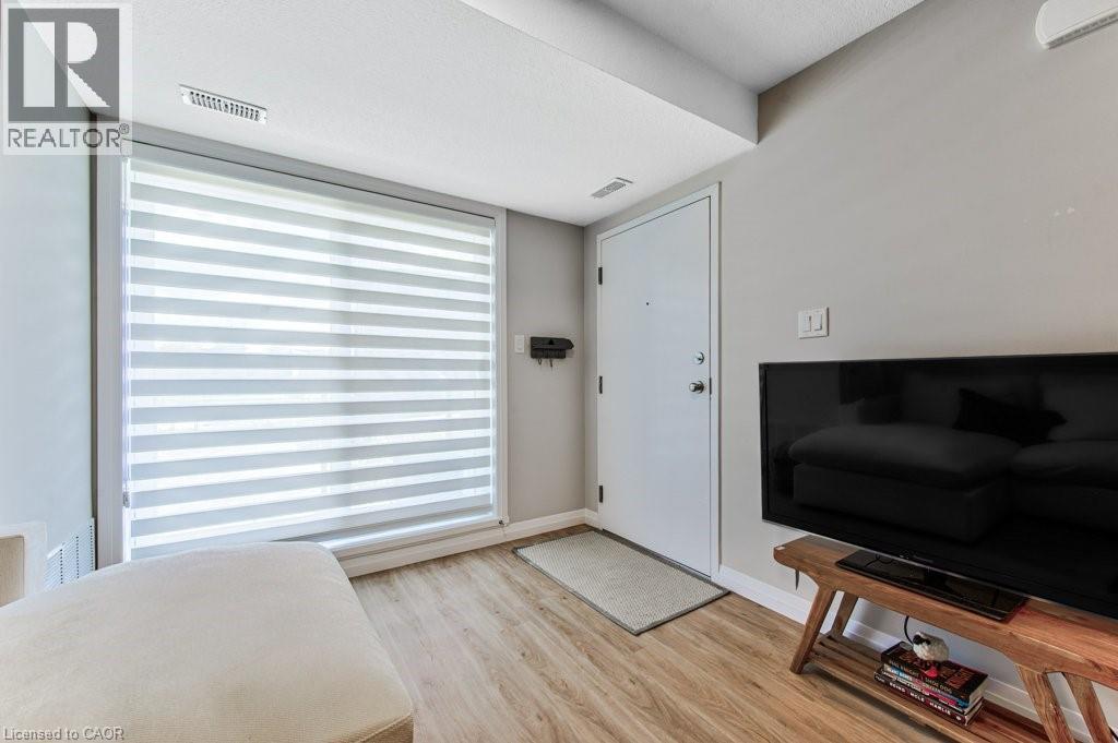 410 NORTHFIELD Drive Unit# B11